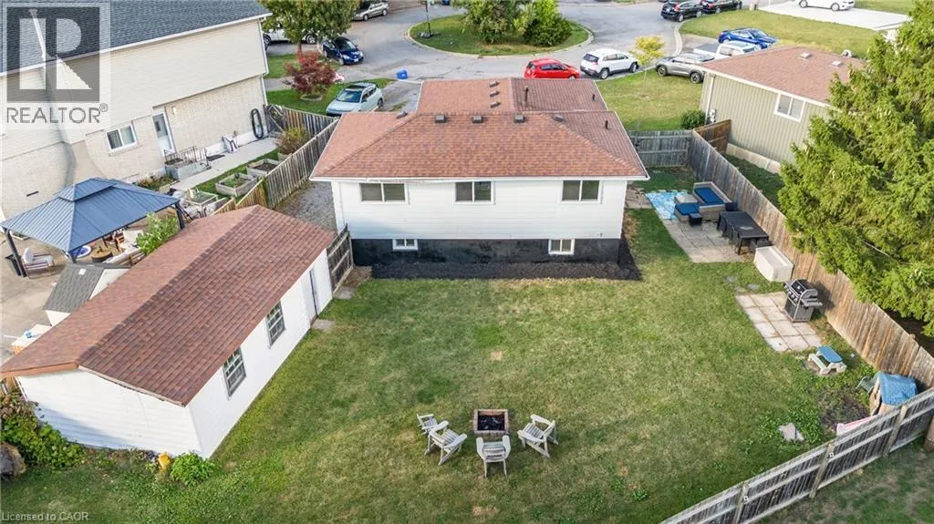 16 ROXBOROUGH Court