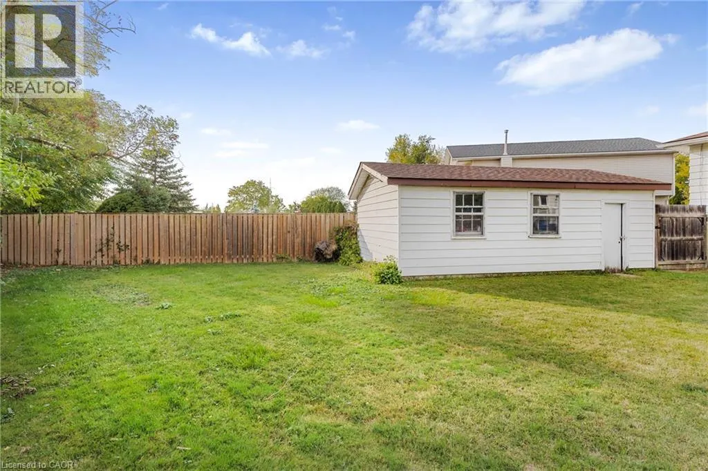 16 ROXBOROUGH Court