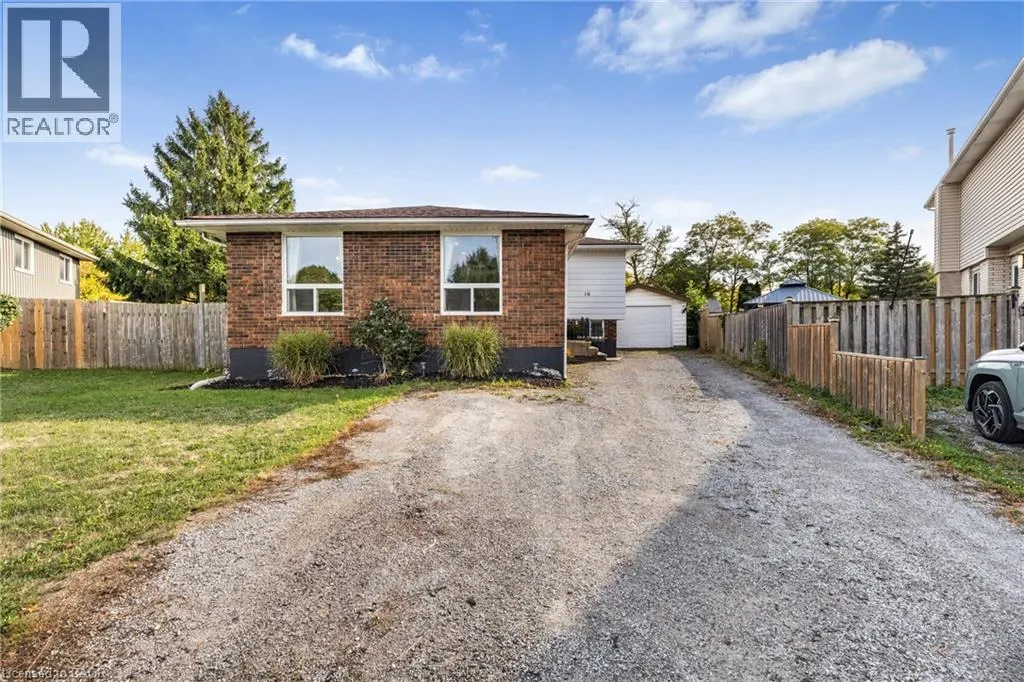 16 ROXBOROUGH Court