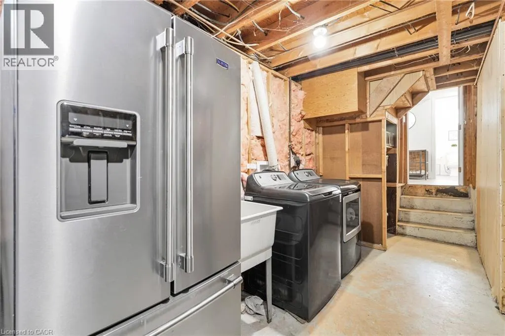 16 ROXBOROUGH Court