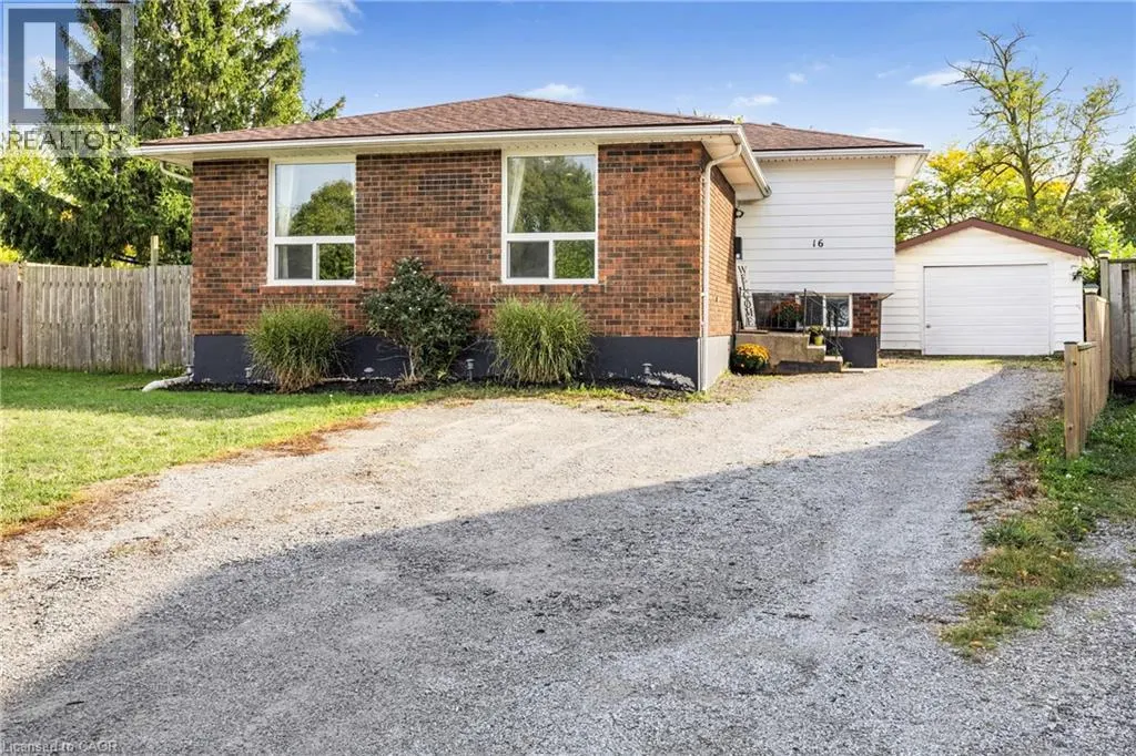 16 ROXBOROUGH Court