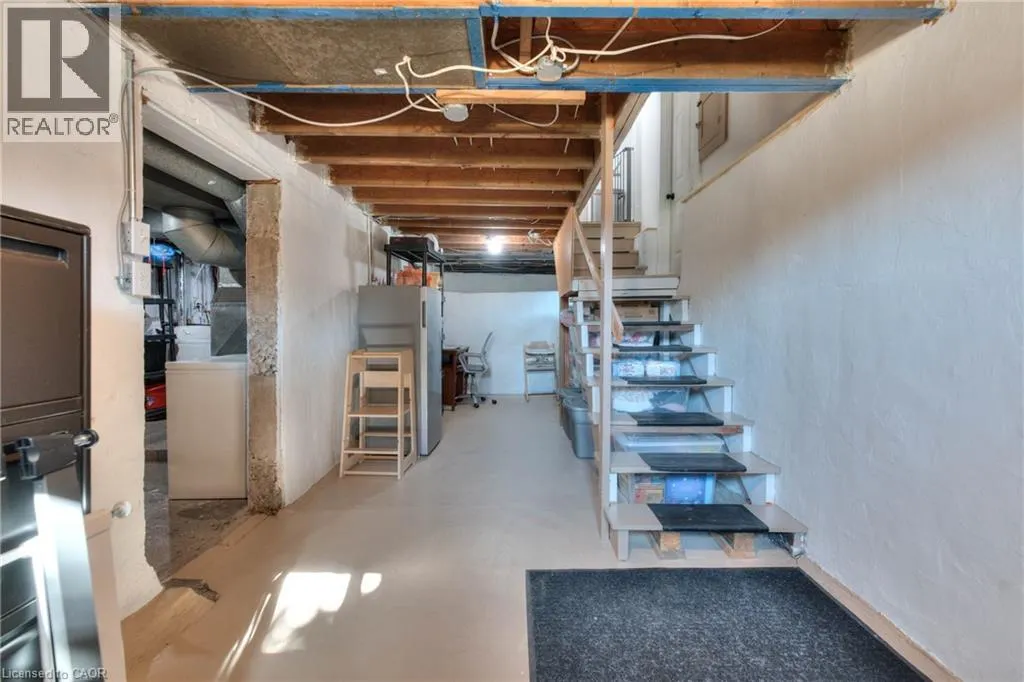 33 BLOOMINGDALE Road N