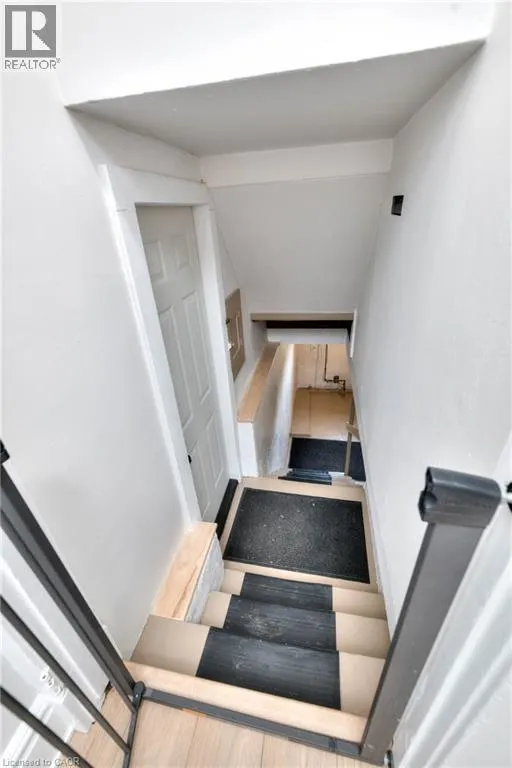 33 BLOOMINGDALE Road N