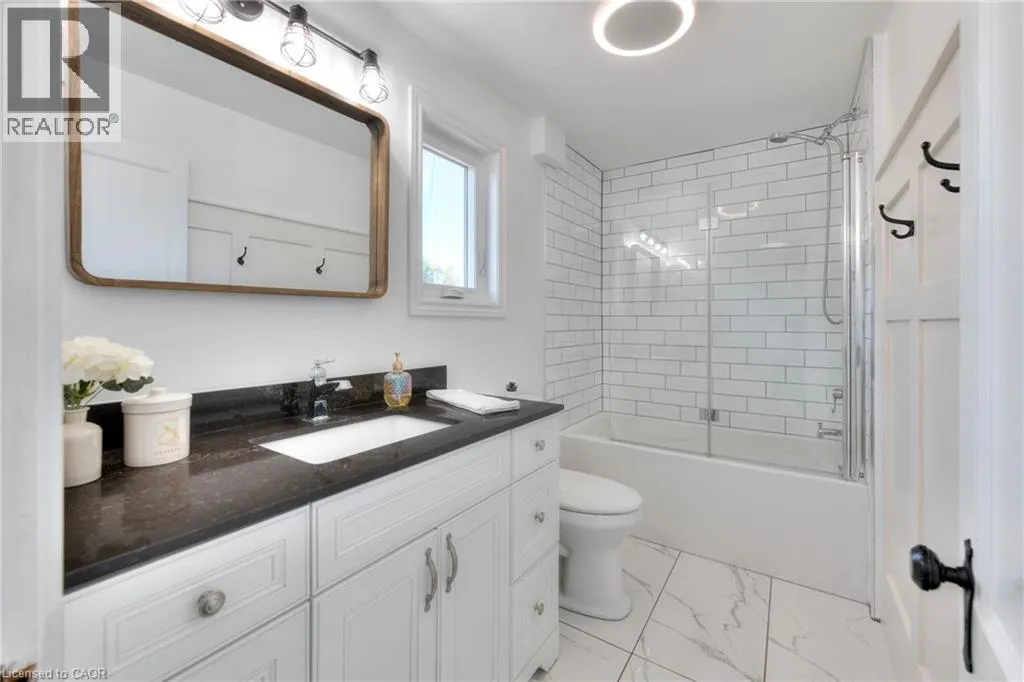 33 BLOOMINGDALE Road N
