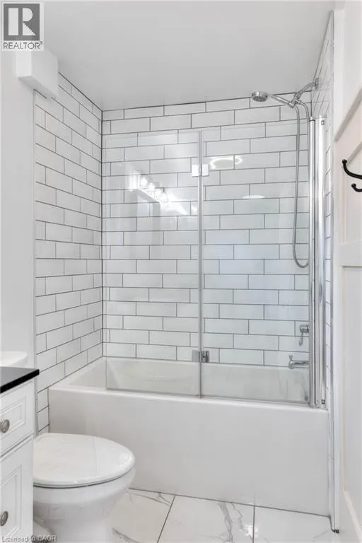33 BLOOMINGDALE Road N