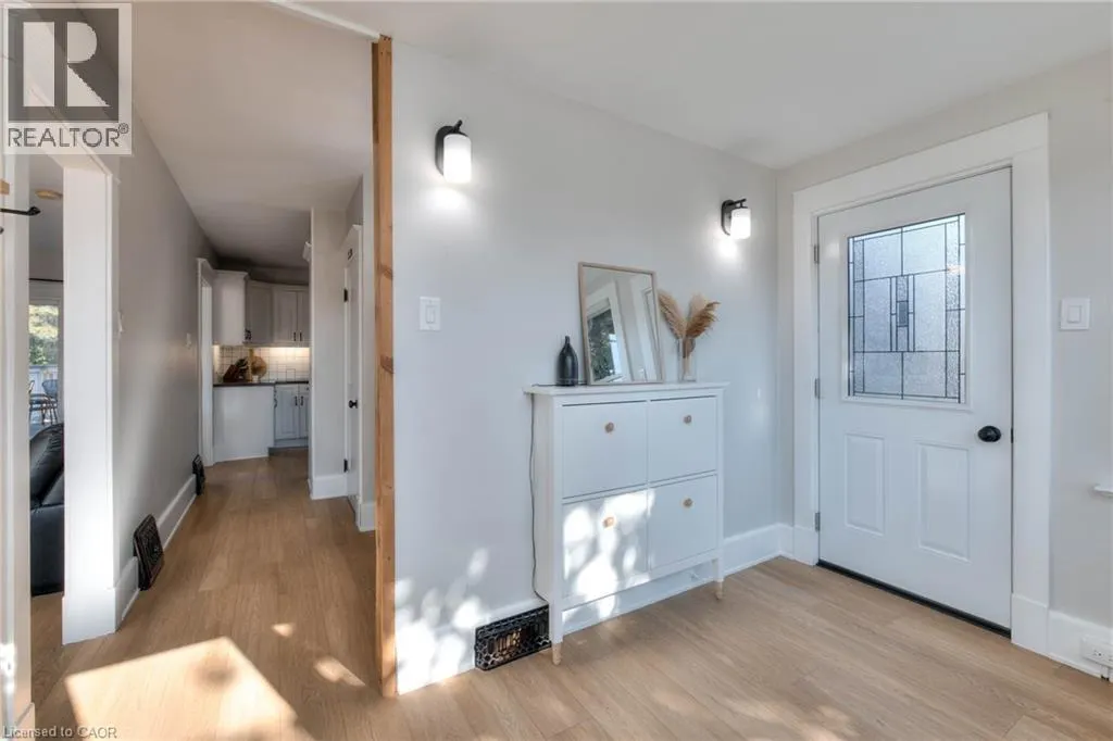 33 BLOOMINGDALE Road N