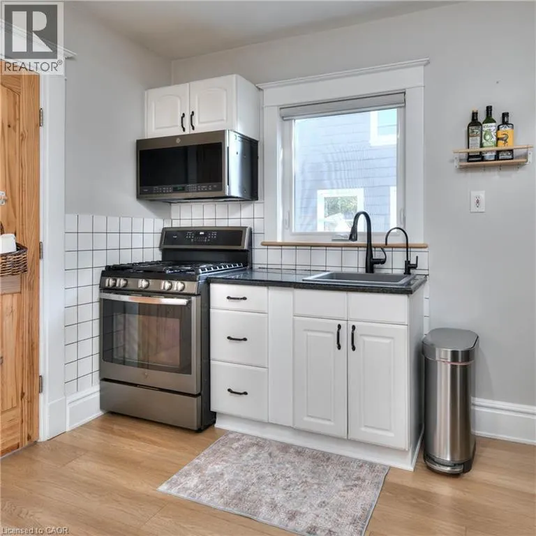 33 BLOOMINGDALE Road N