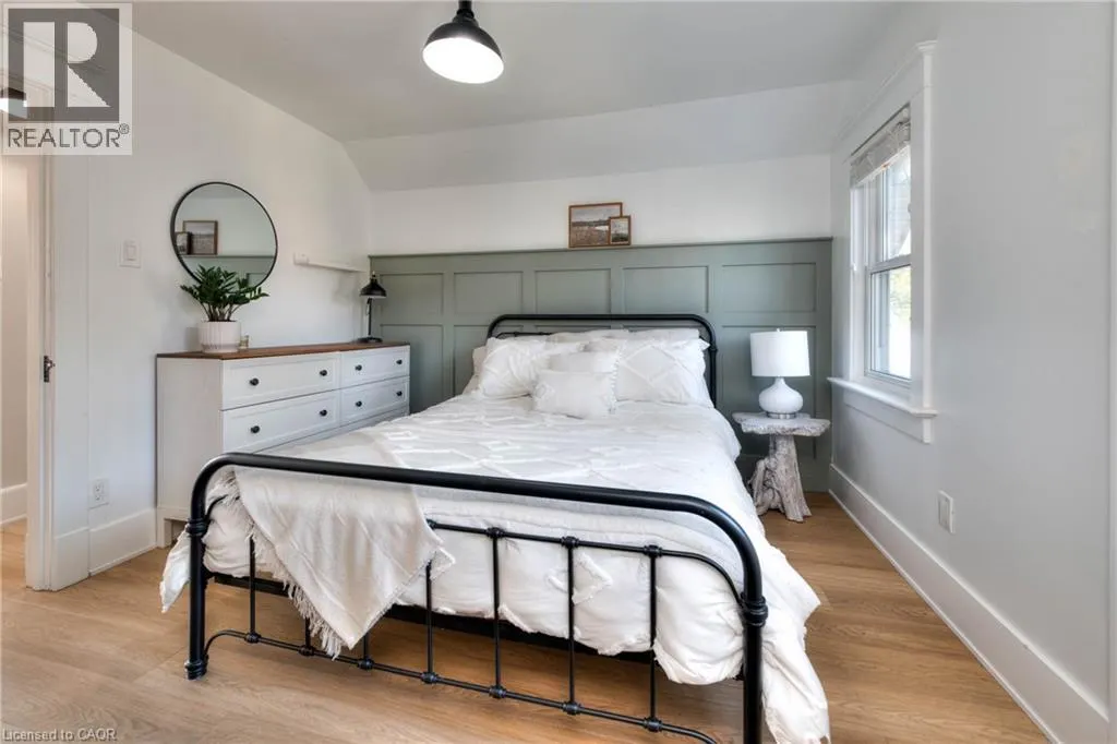 33 BLOOMINGDALE Road N