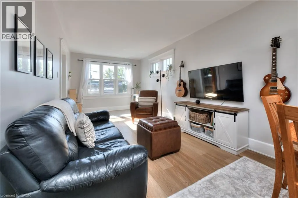 33 BLOOMINGDALE Road N