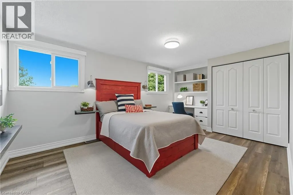 124 CARMINE Crescent