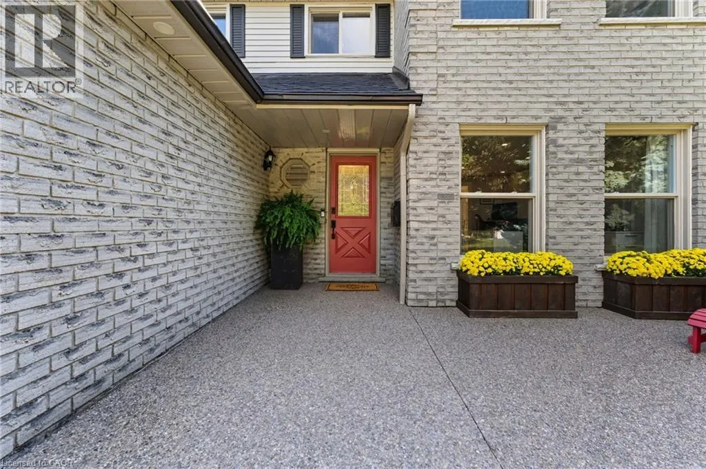 124 CARMINE Crescent