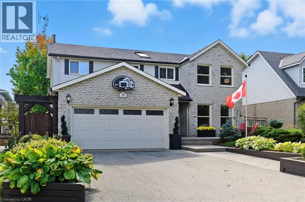 124 CARMINE Crescent