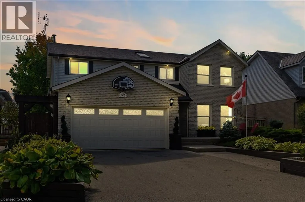 124 CARMINE Crescent