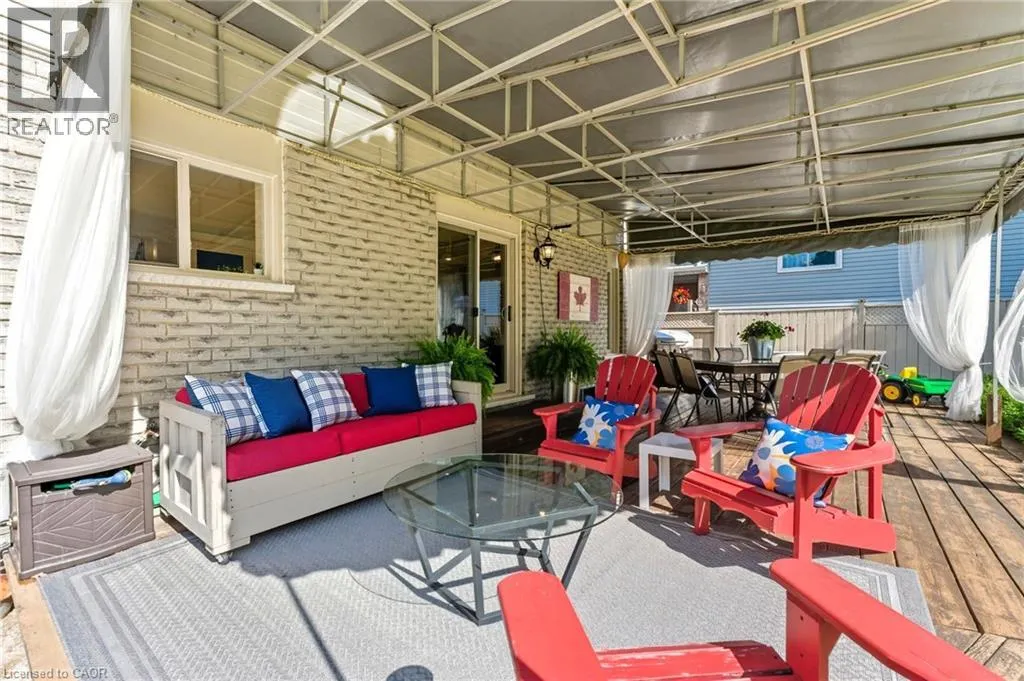 124 CARMINE Crescent