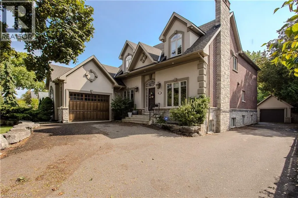 694 CEDAR Avenue