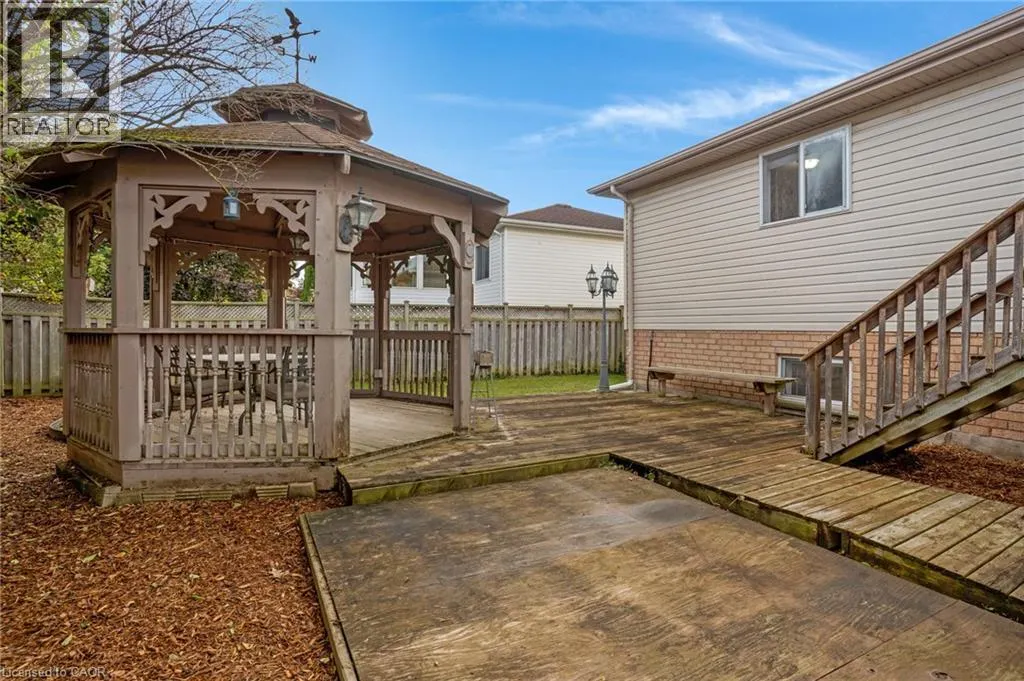 175 STIRLING MACGREGOR Drive
