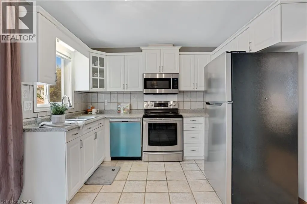 175 STIRLING MACGREGOR Drive