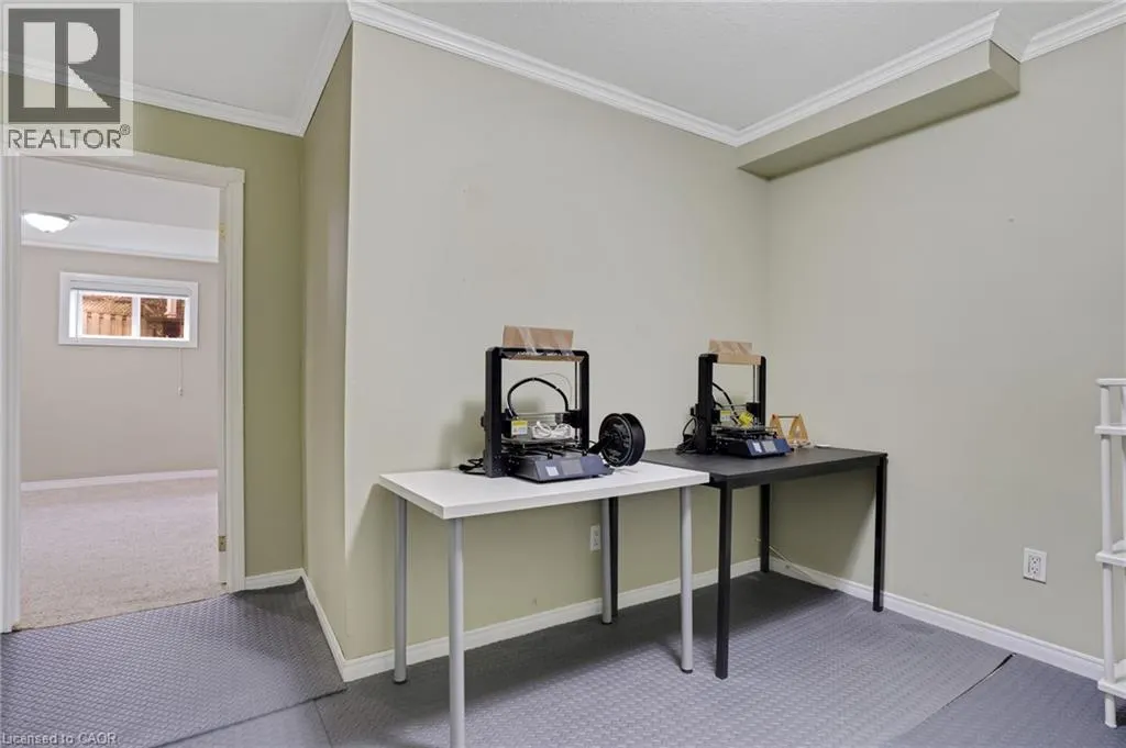 175 STIRLING MACGREGOR Drive