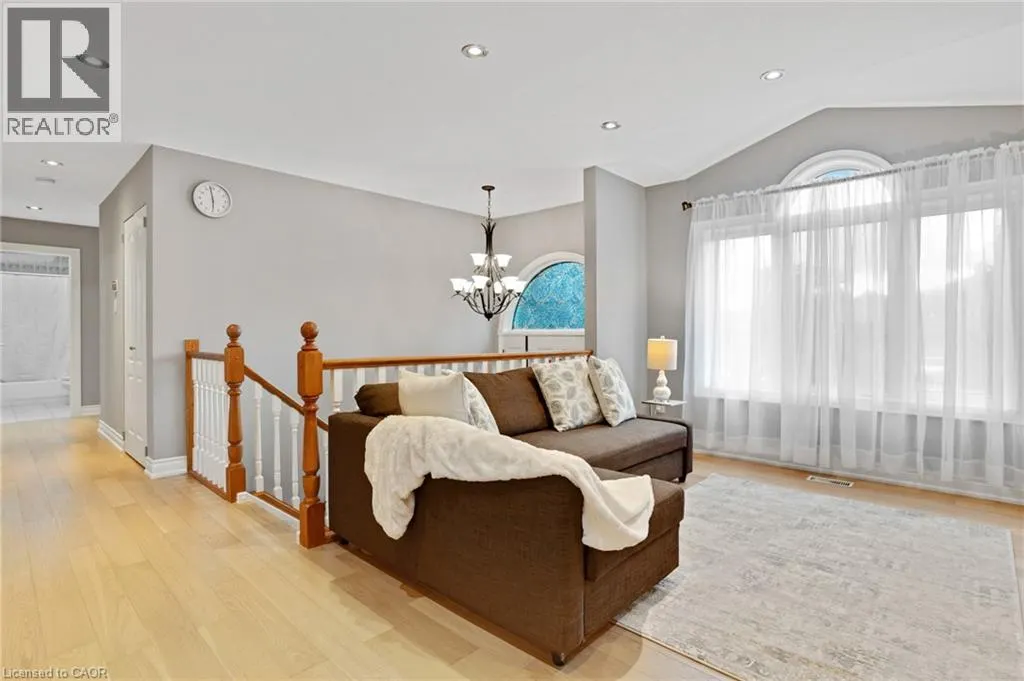 175 STIRLING MACGREGOR Drive