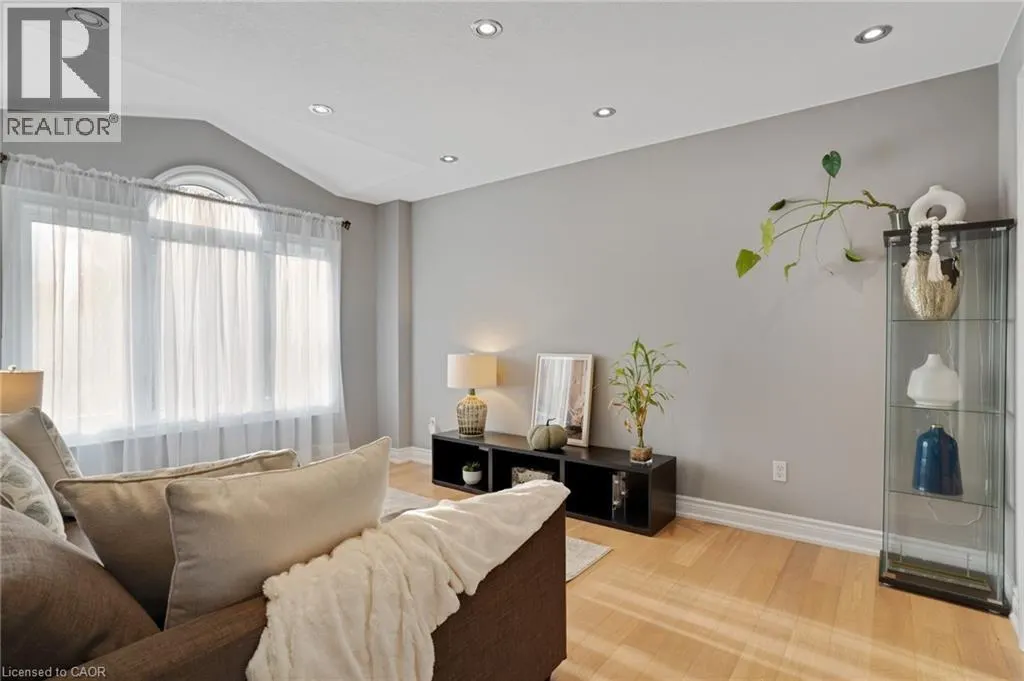 175 STIRLING MACGREGOR Drive