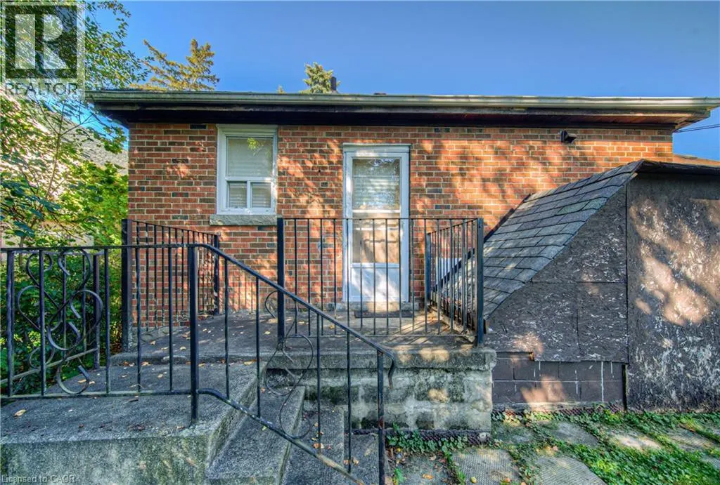 77 EMERSON Street