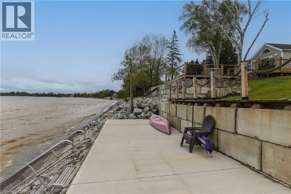 6 HICKORY BEACH Lane