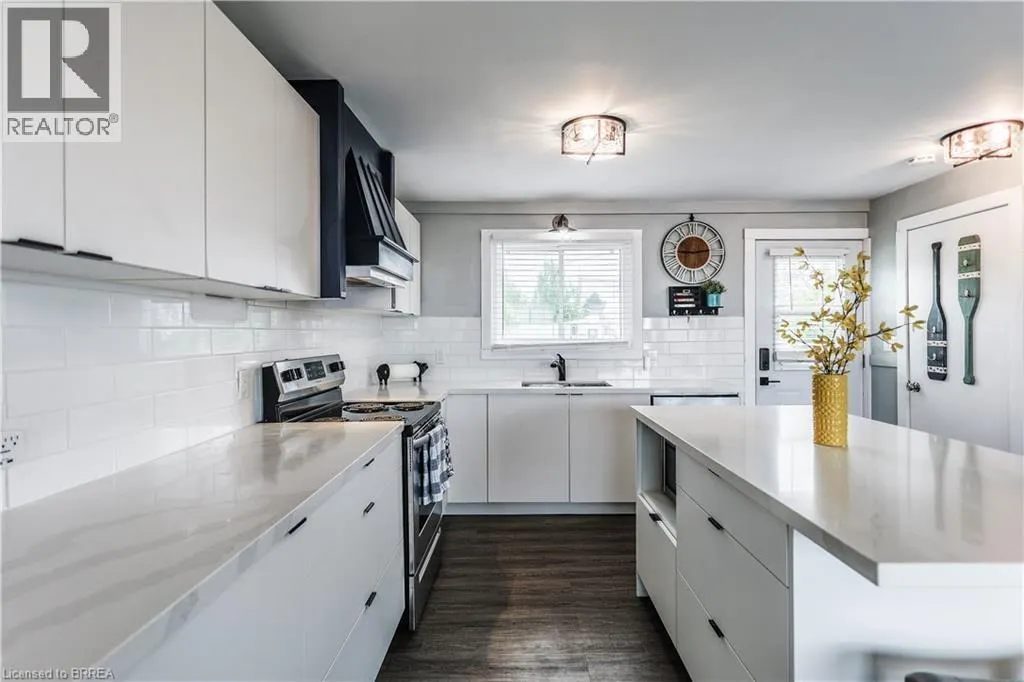 6 HICKORY BEACH Lane