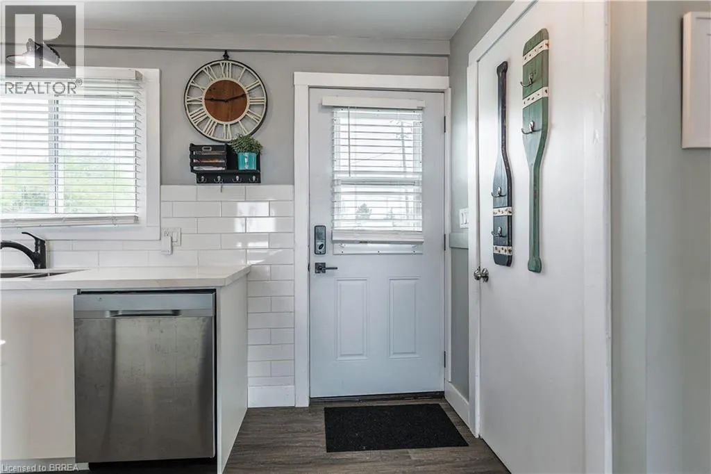 6 HICKORY BEACH Lane