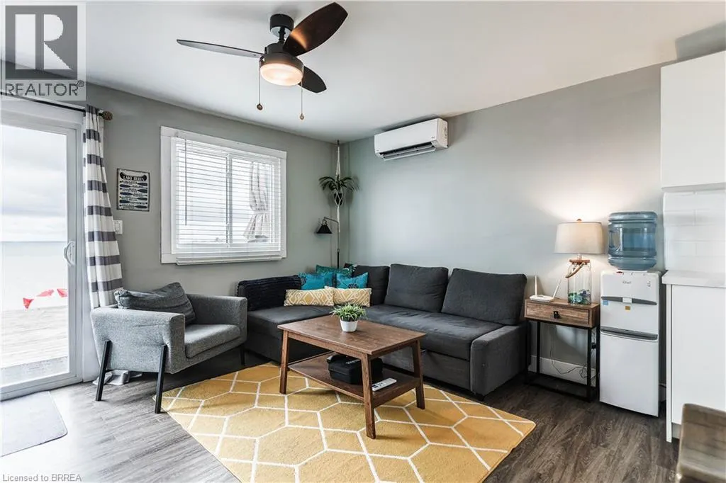 6 HICKORY BEACH Lane