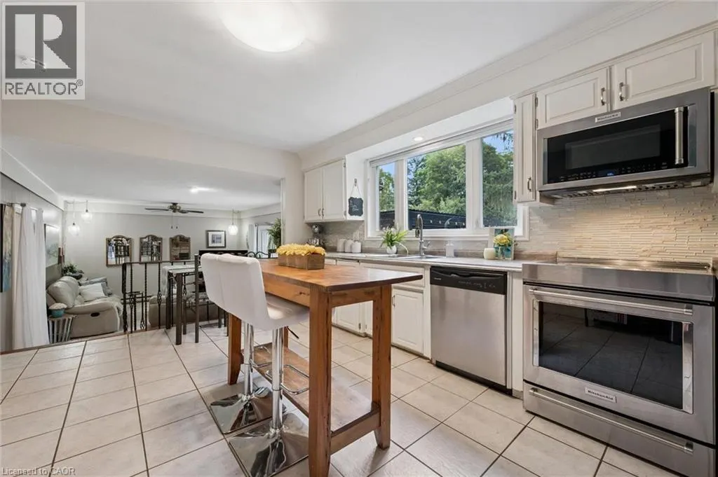 4 BERKLEY Place