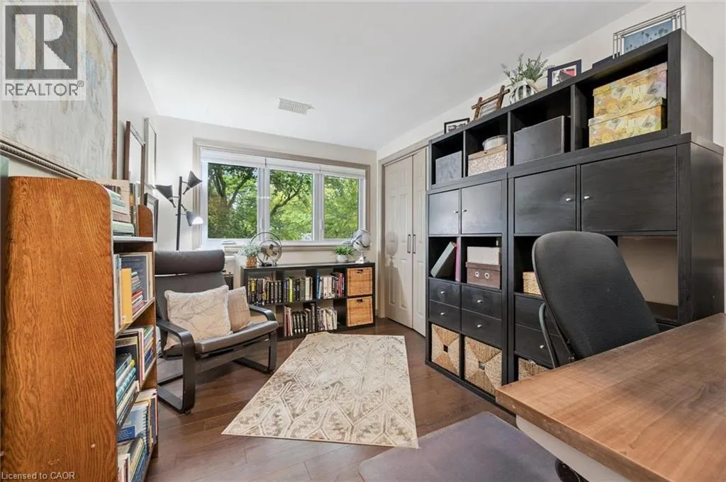 4 BERKLEY Place