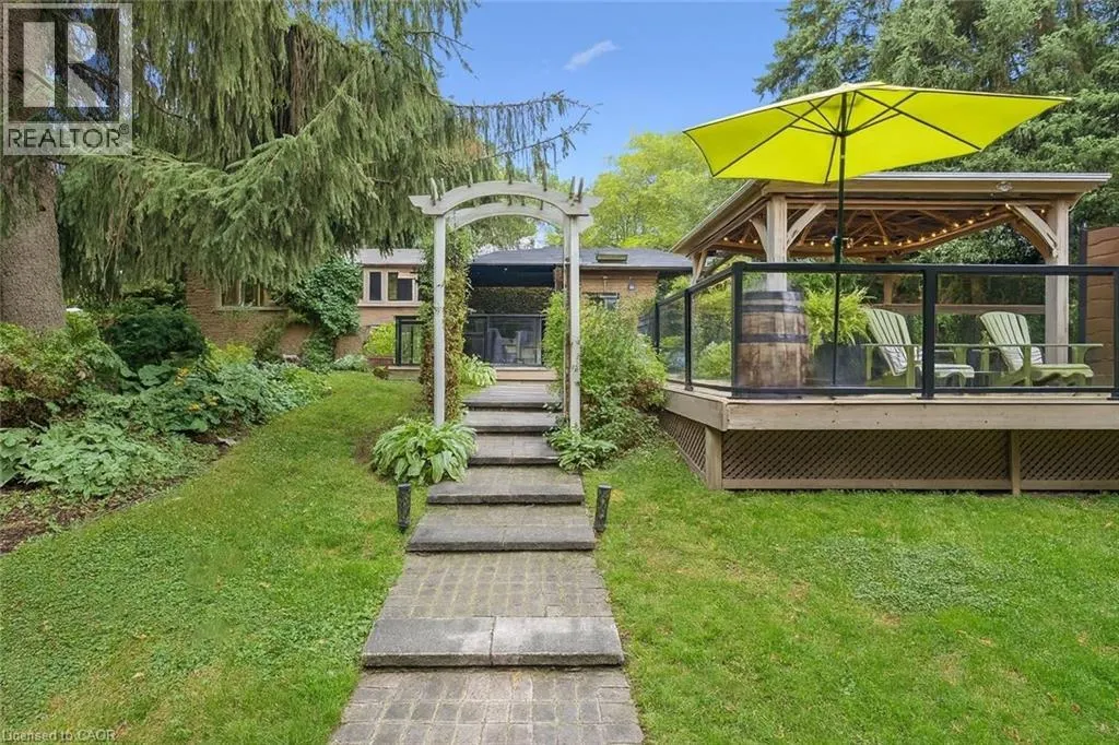 4 BERKLEY Place