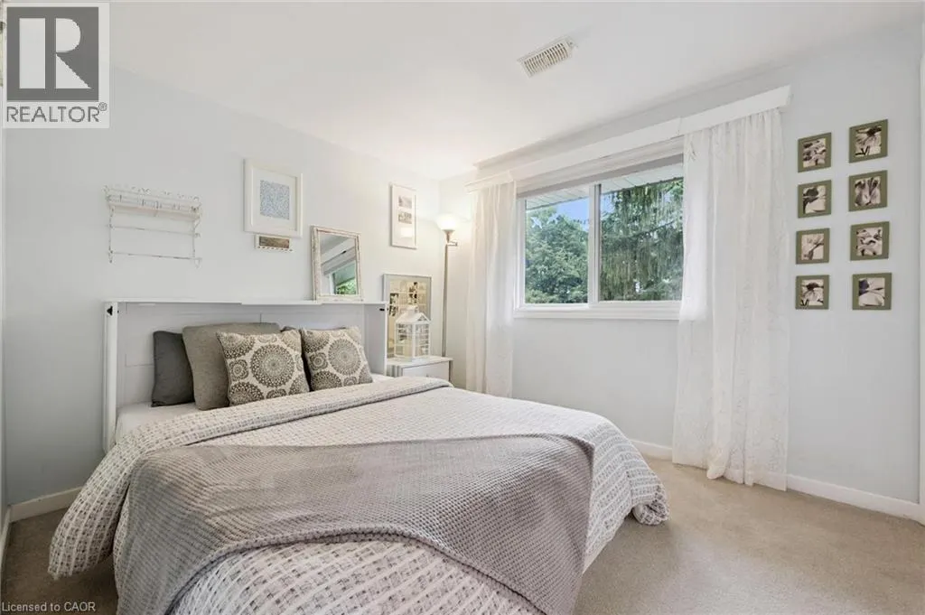4 BERKLEY Place