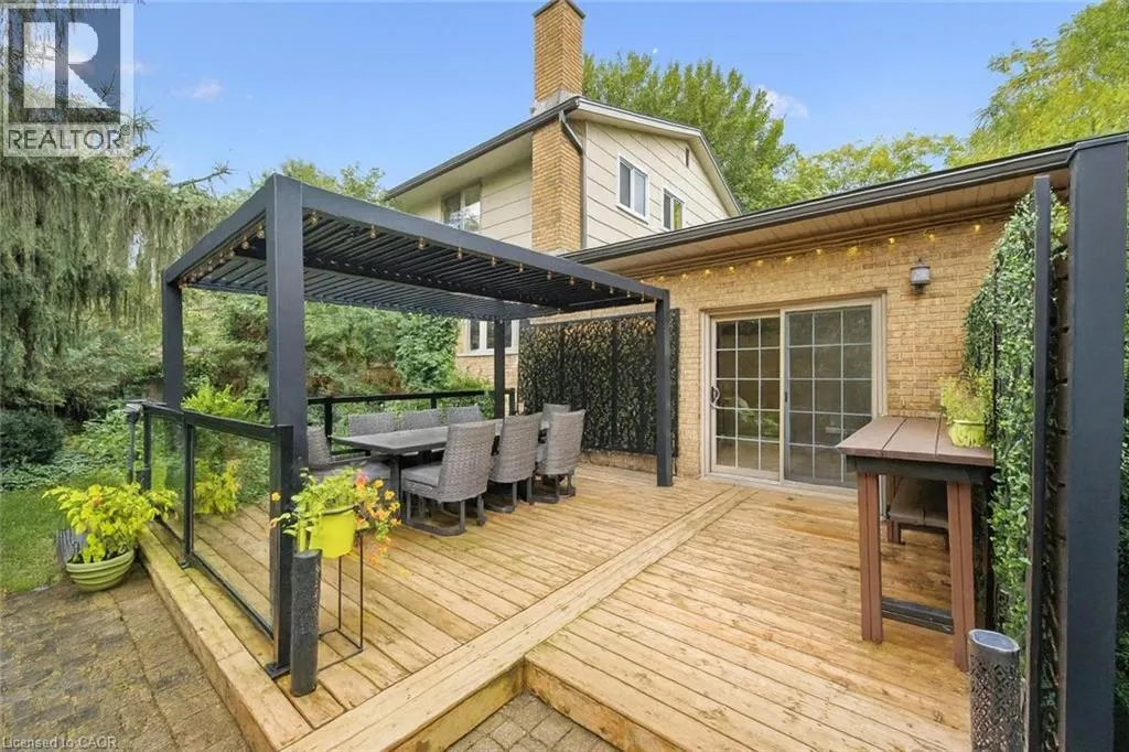 4 BERKLEY Place