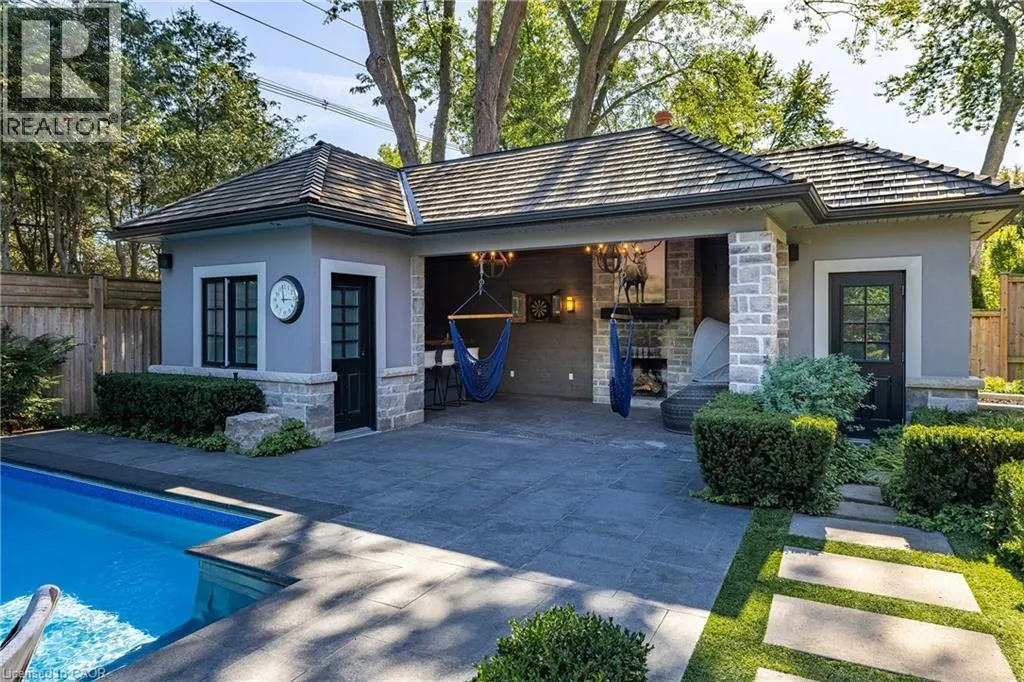 1324 CAMBRIDGE Drive