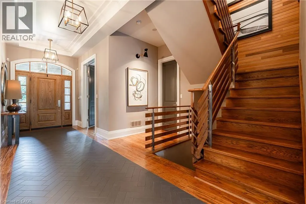 1324 CAMBRIDGE Drive