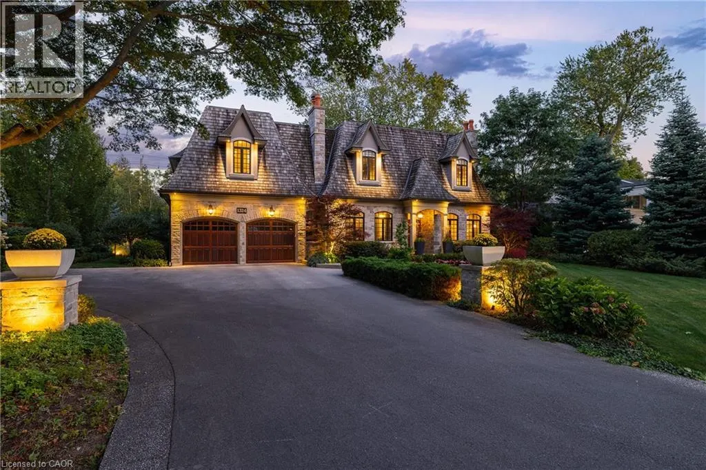 1324 CAMBRIDGE Drive