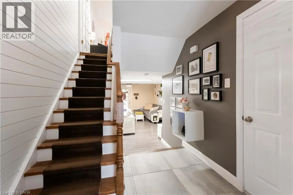 72 STONECHURCH Road W Unit# 37, #37