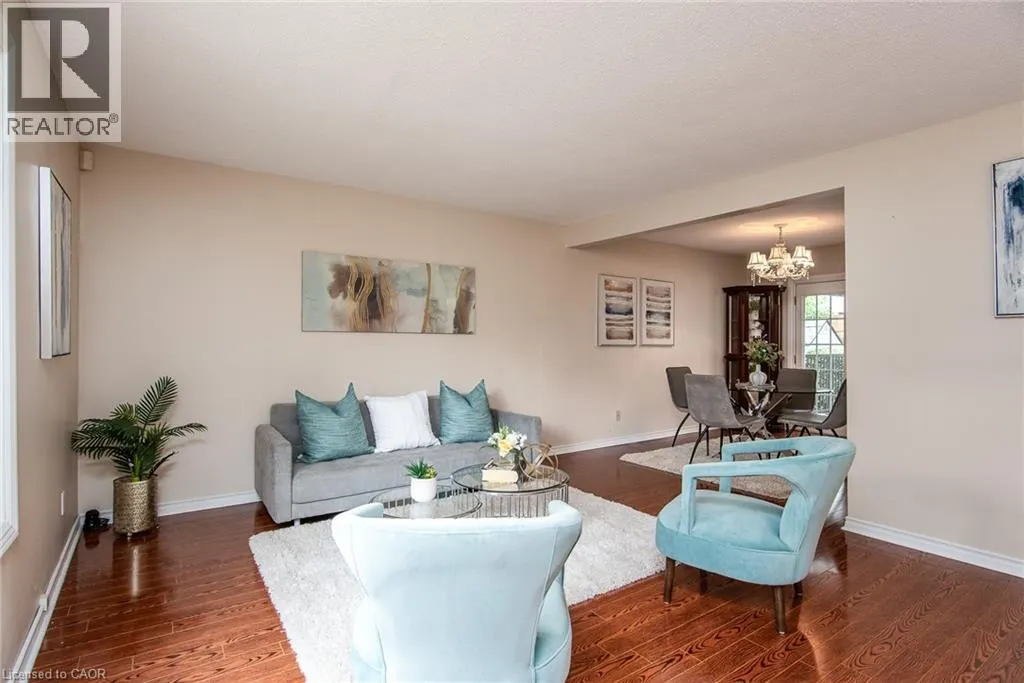 64 SABRINA Crescent