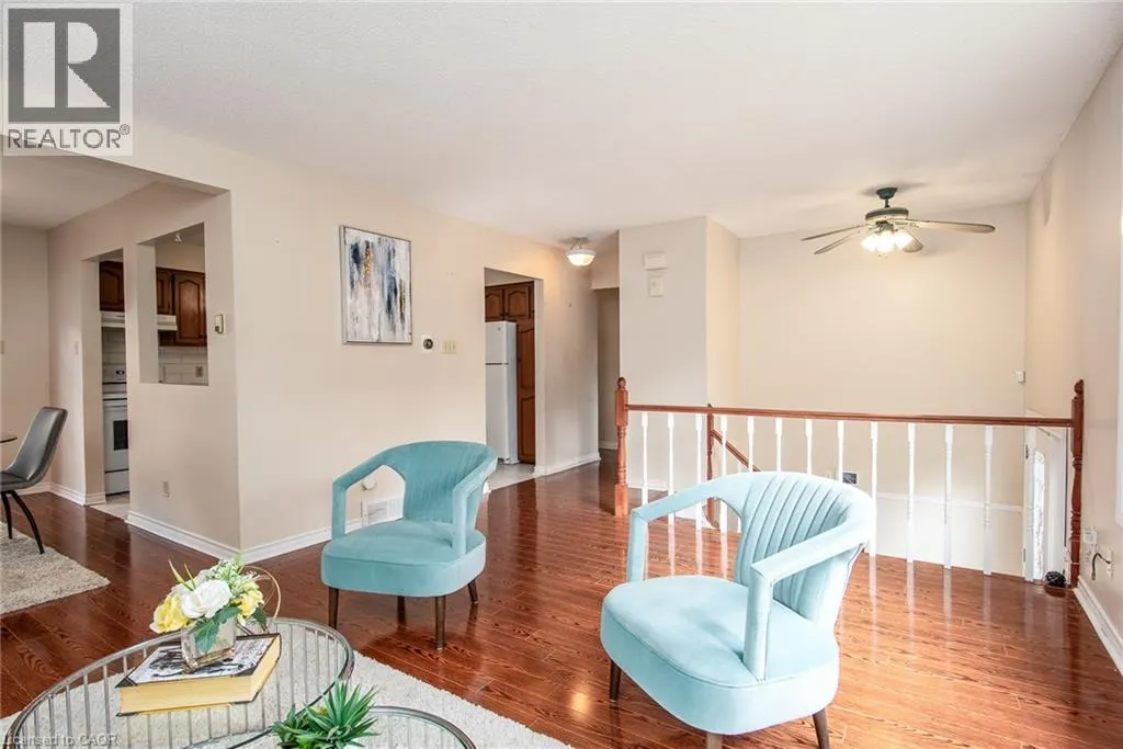 64 SABRINA Crescent