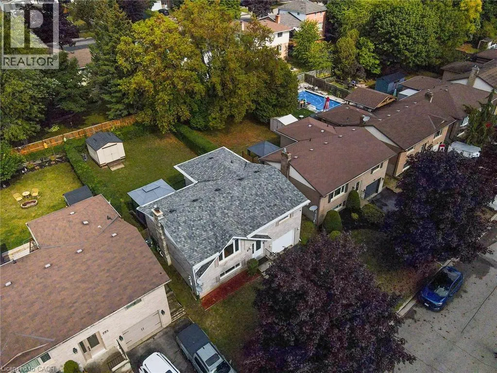 64 SABRINA Crescent