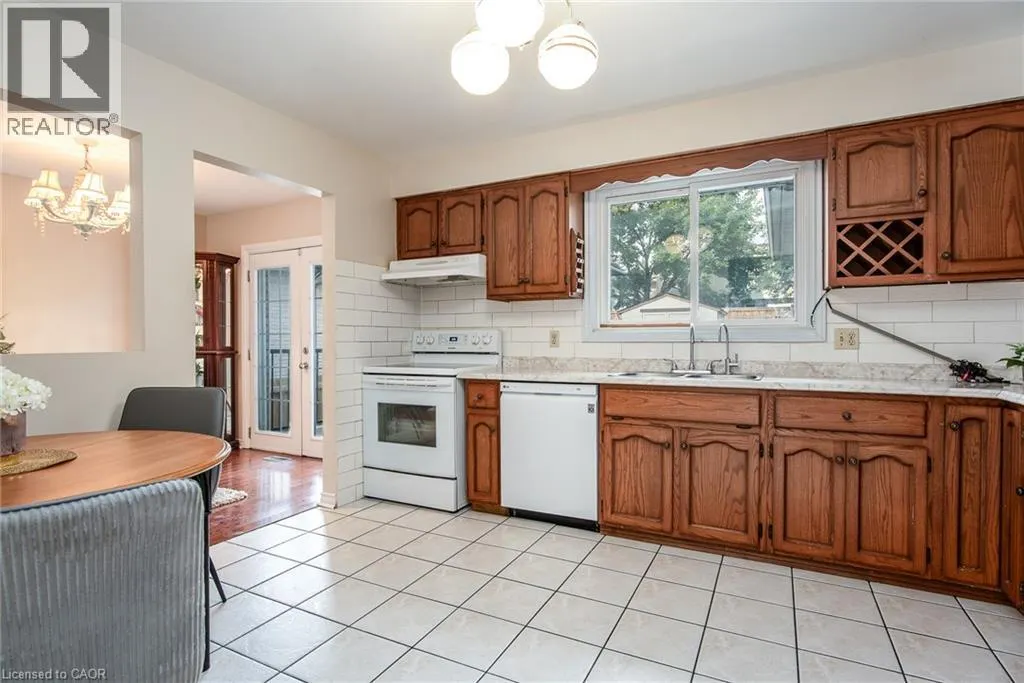 64 SABRINA Crescent