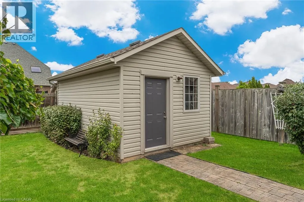 33 SARAH Crescent