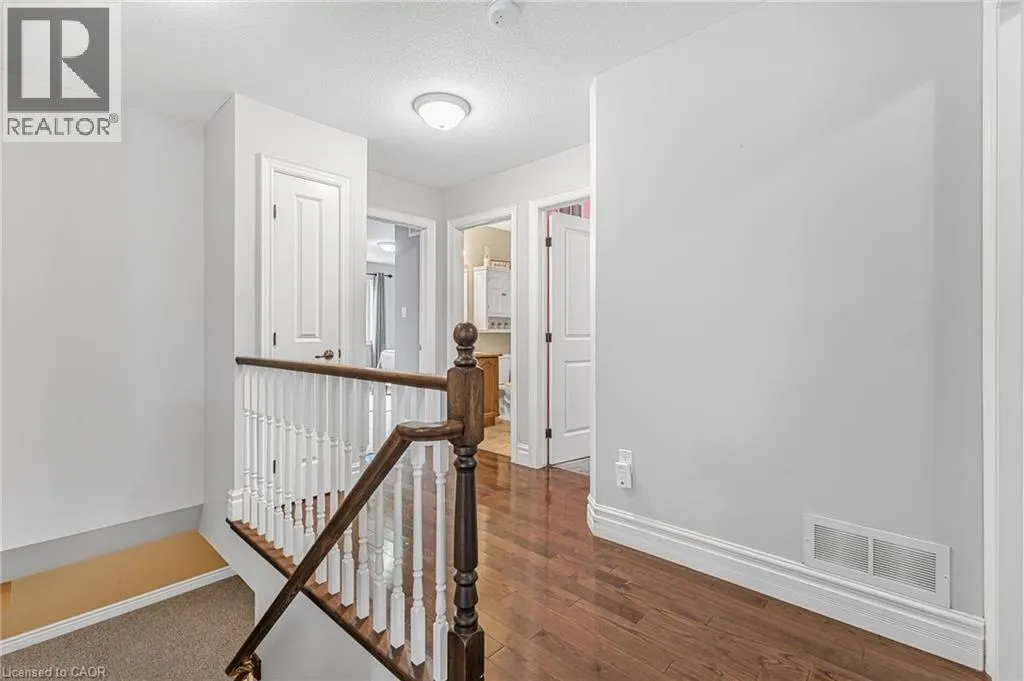 33 SARAH Crescent