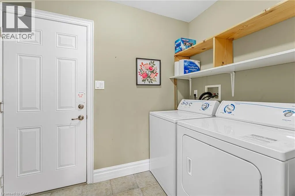 33 SARAH Crescent