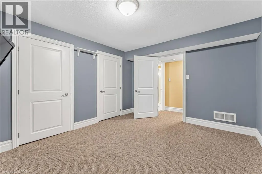 33 SARAH Crescent