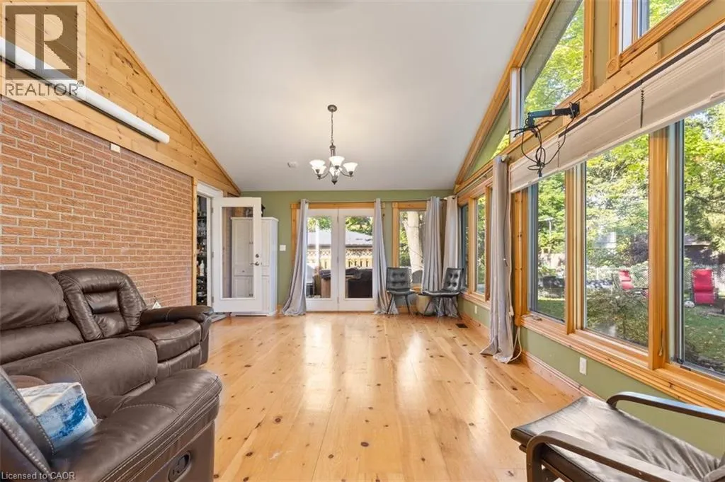 40 RENNIE Drive
