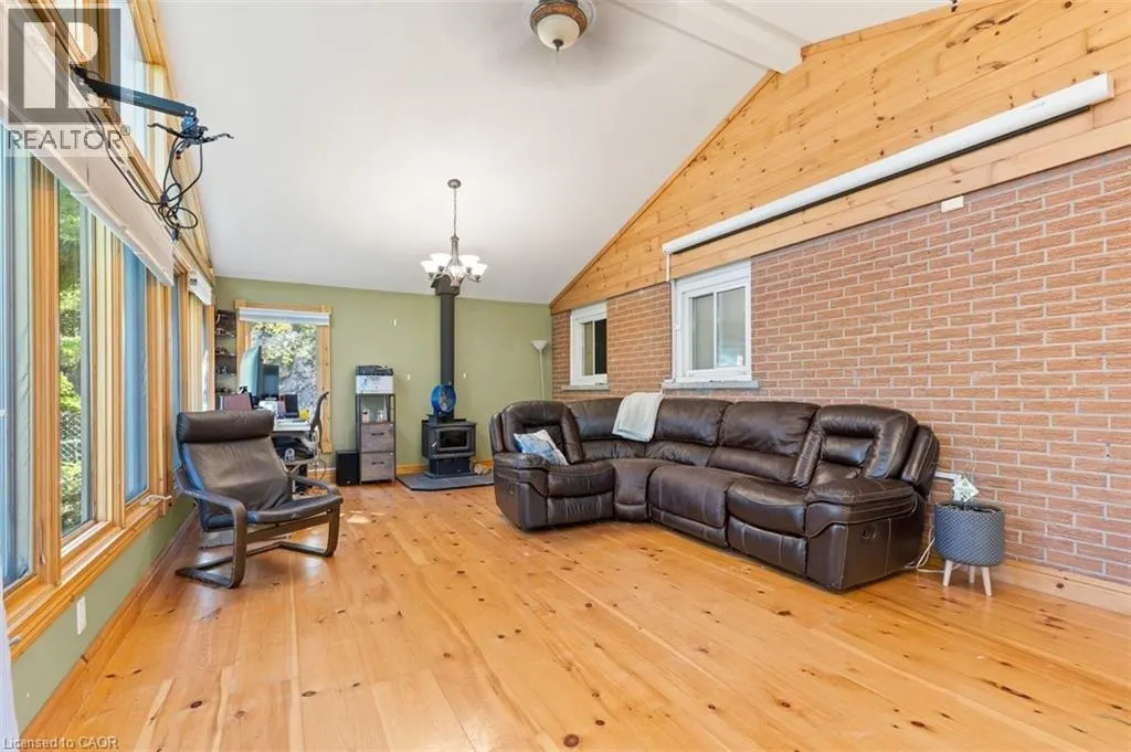 40 RENNIE Drive