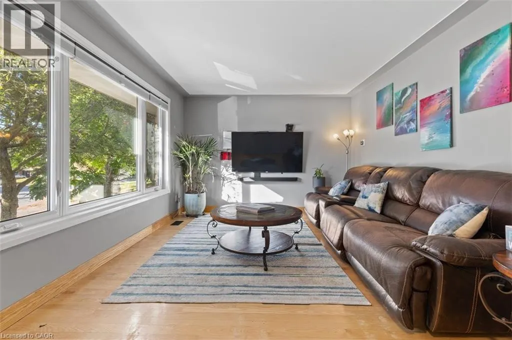 40 RENNIE Drive