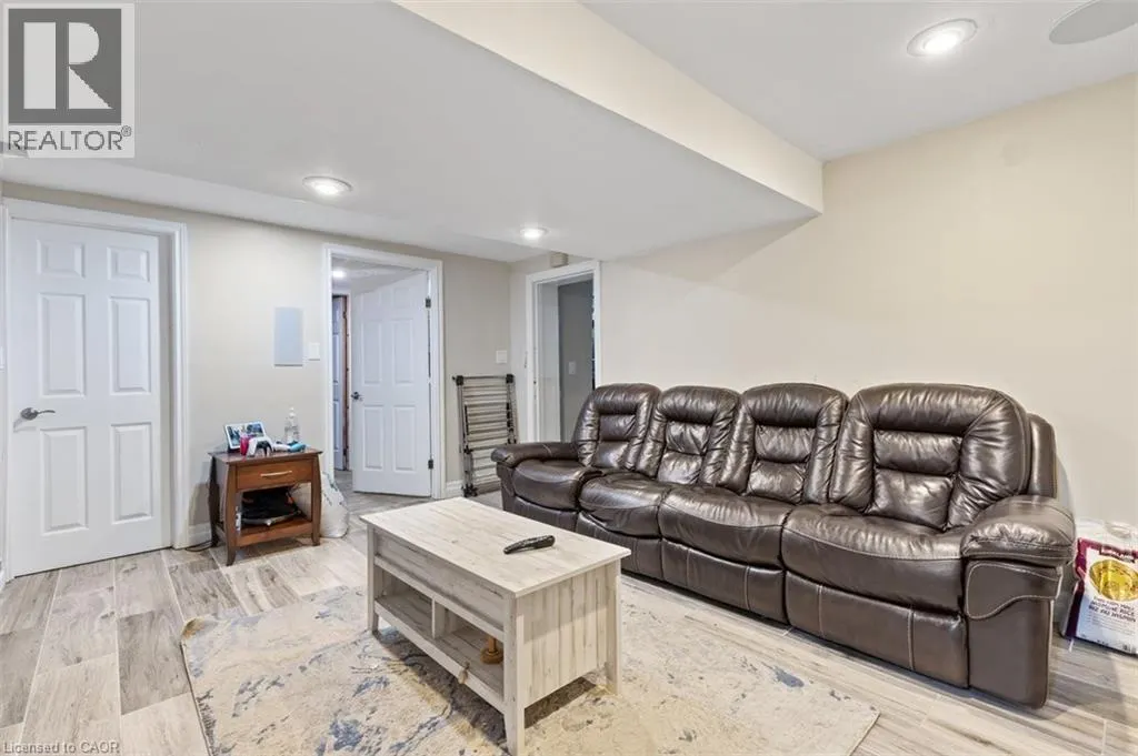 40 RENNIE Drive